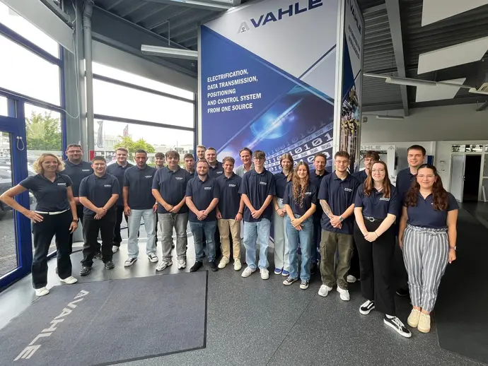 VAHLE Ausbildungsstart 2025 : VAHLE begrüßt am 1. August 16 neue Auszubildende in acht Berufen.